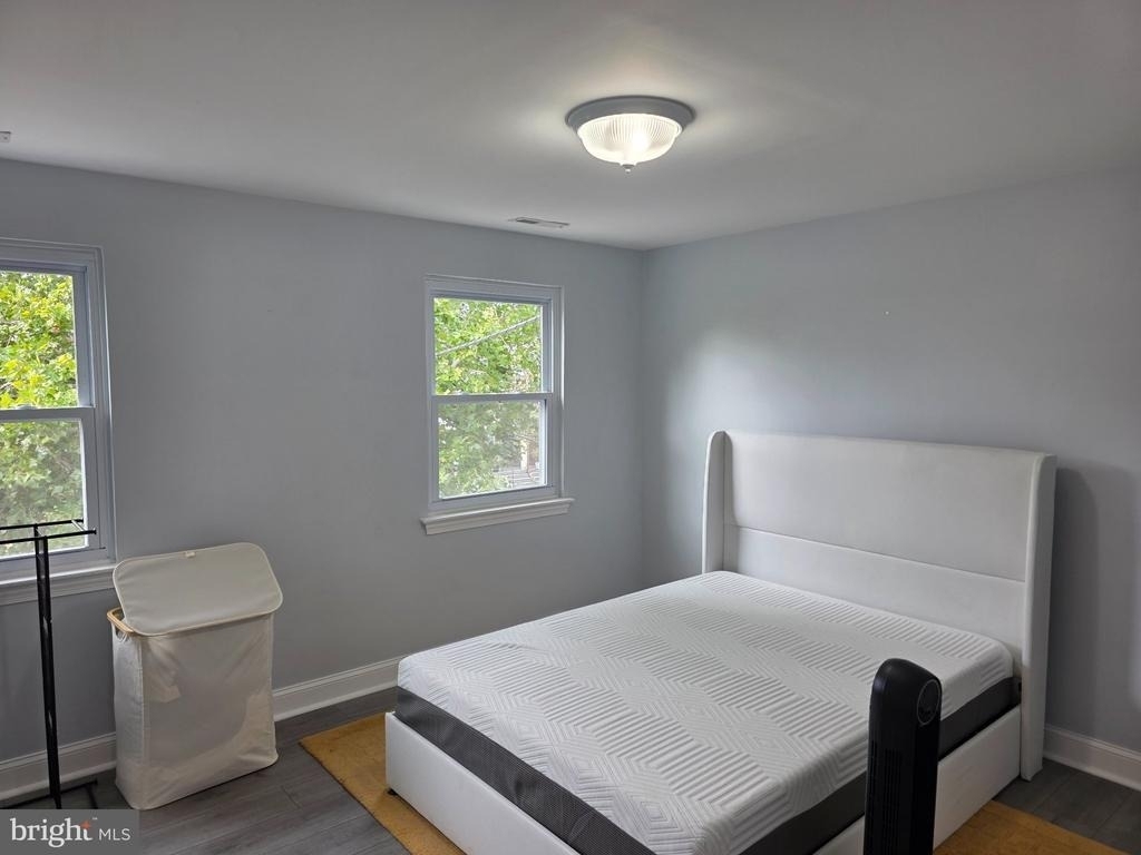 2213 13th Street Ne - Photo 9