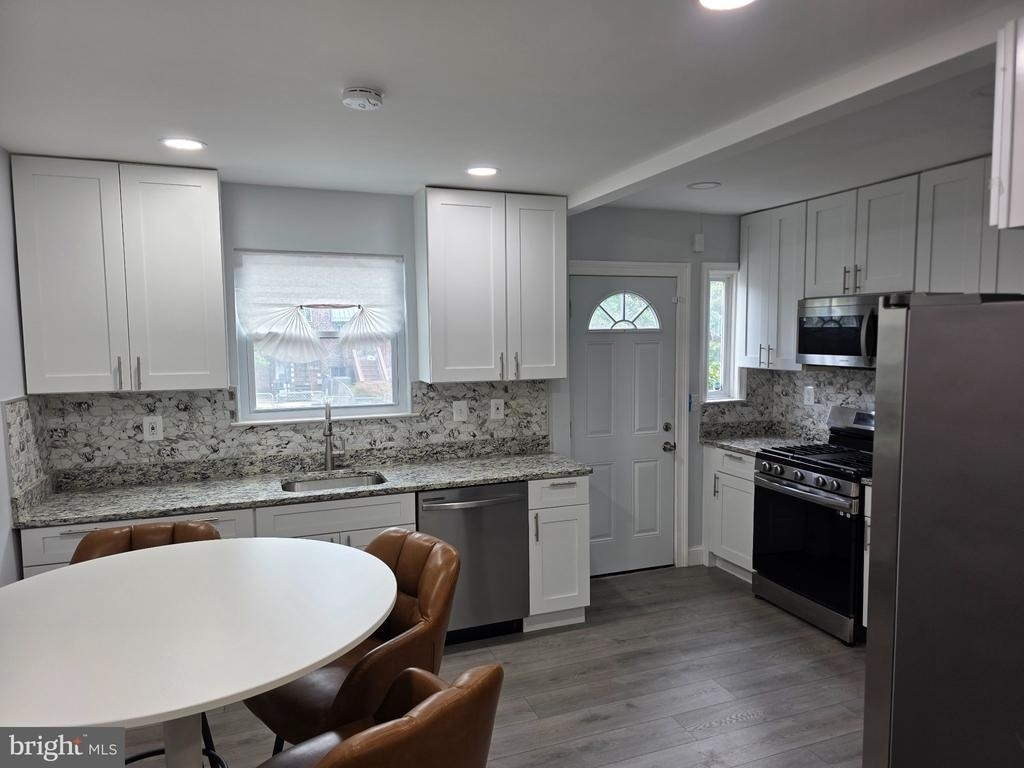 2213 13th Street Ne - Photo 3