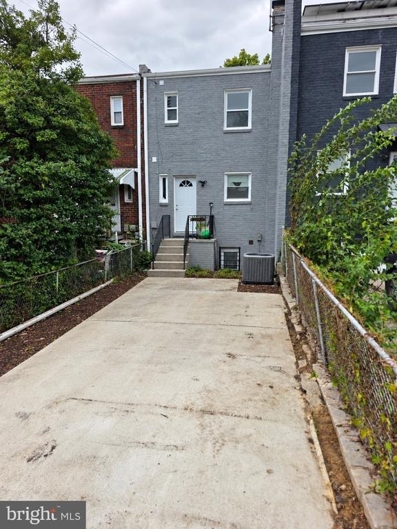 2213 13th Street Ne - Photo 19
