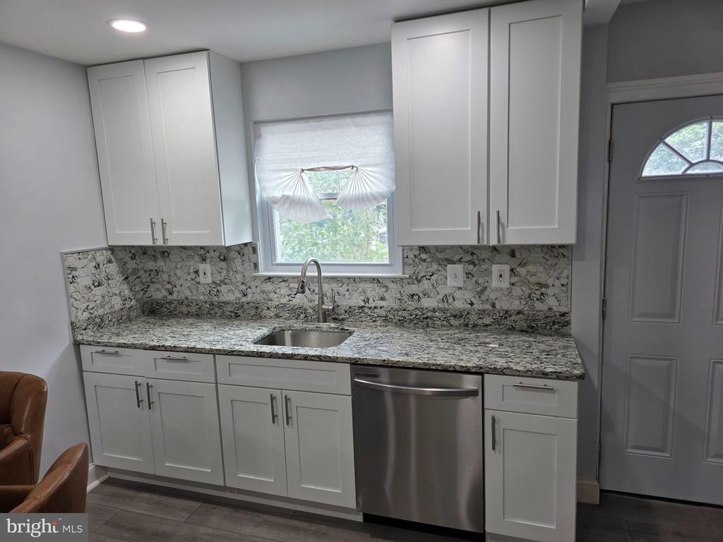 2213 13th Street Ne - Photo 4