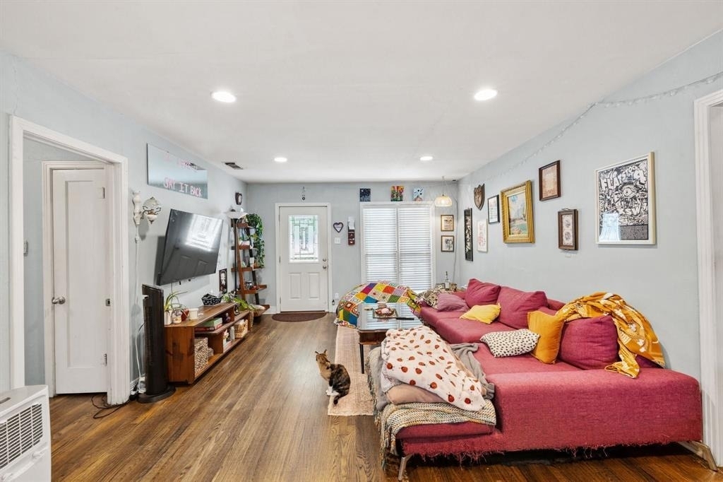 3801 Avenue G - Photo 6