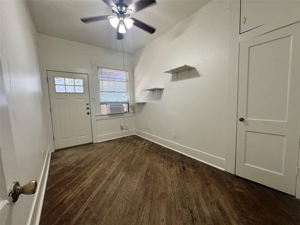 106 W 38th St - Photo 5