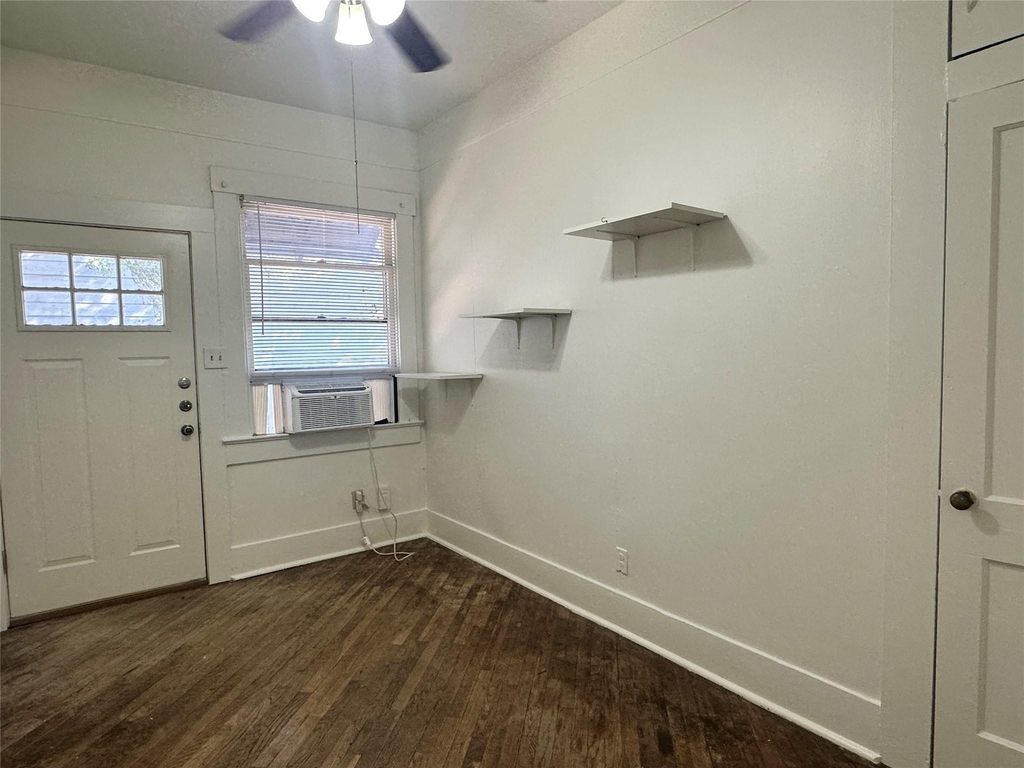 106 W 38th St - Photo 9
