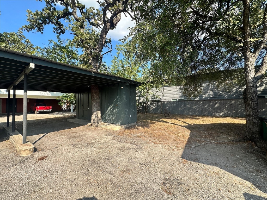 106 W 38th St - Photo 16