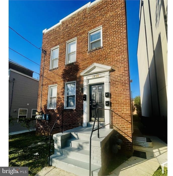 1926 Naylor Road Se - Photo 0