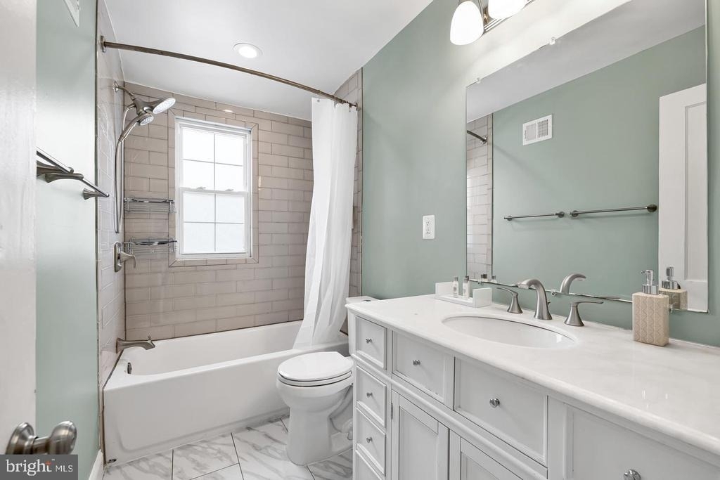 5027 11th Street Ne - Photo 16