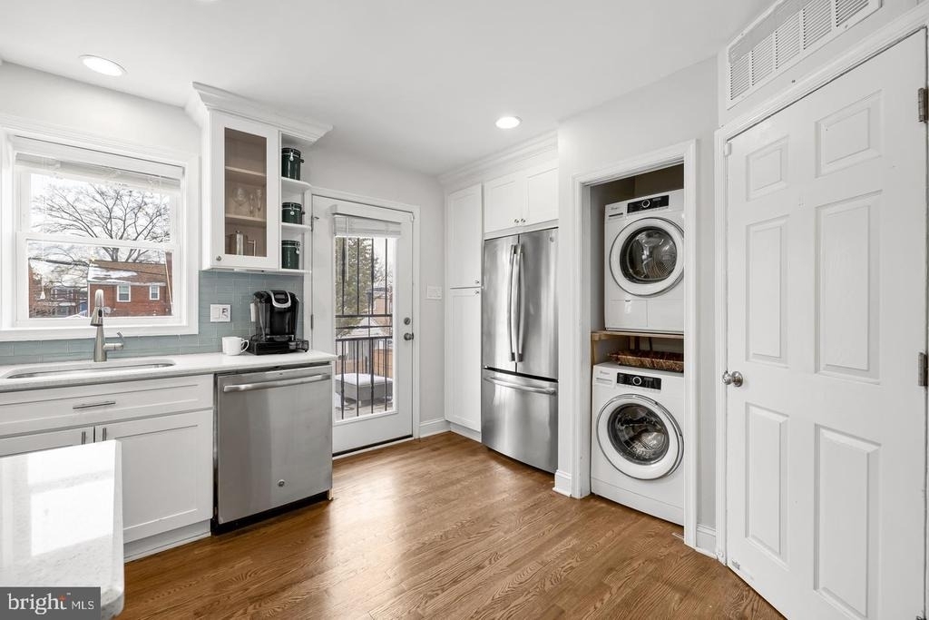 5027 11th Street Ne - Photo 8