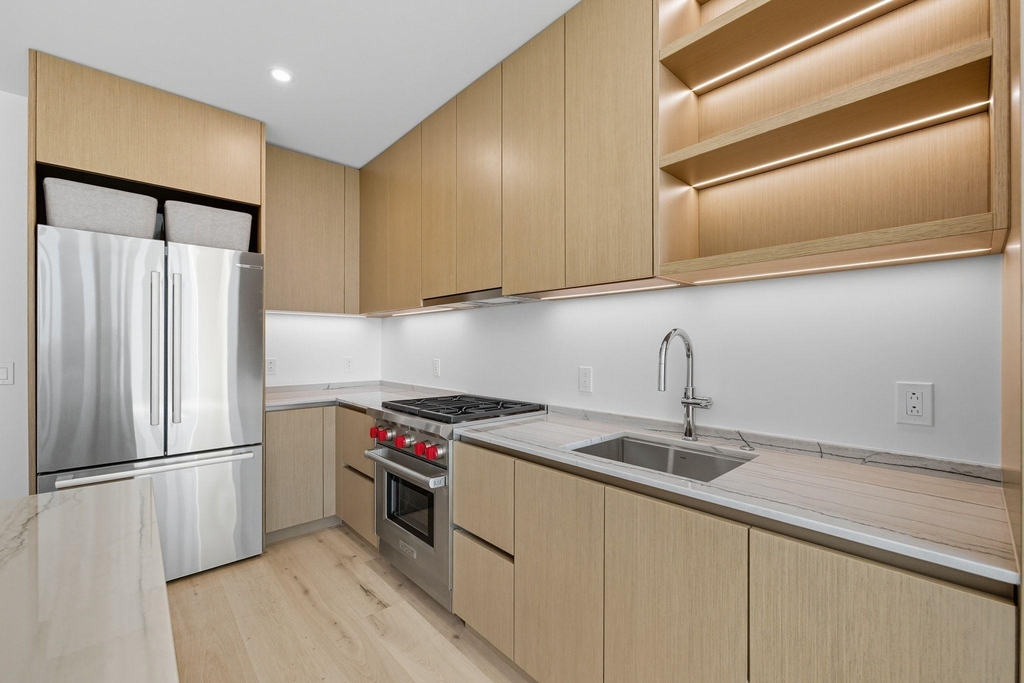 610 Davis St - Photo 3