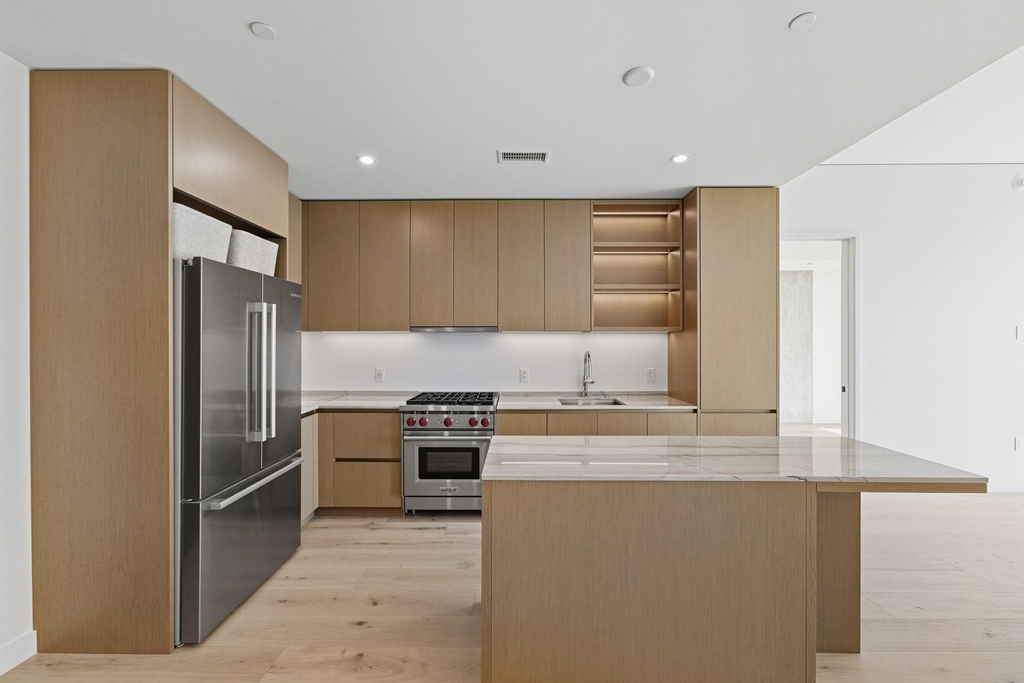 610 Davis St - Photo 2