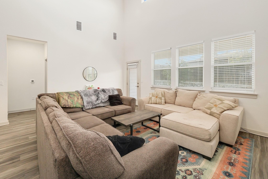 14008 Zuhause Dr - Photo 3
