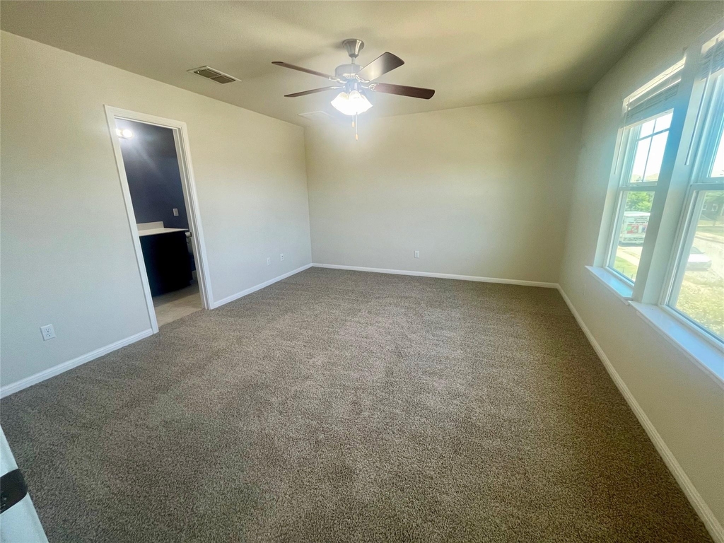 302 Mossycup Dr - Photo 5