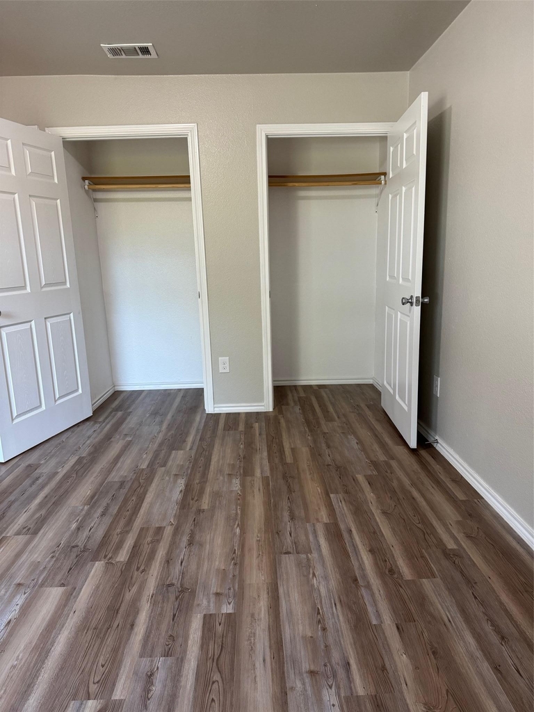 142 A Voss Pkwy - Photo 3