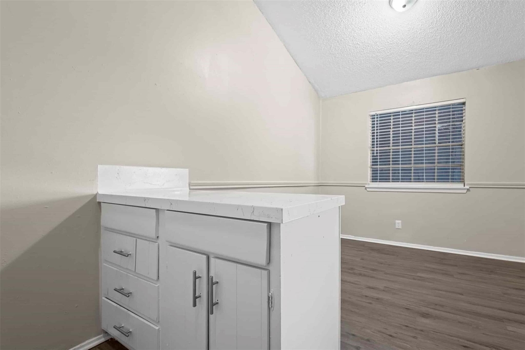 1302 Parker Lane Ln - Photo 9