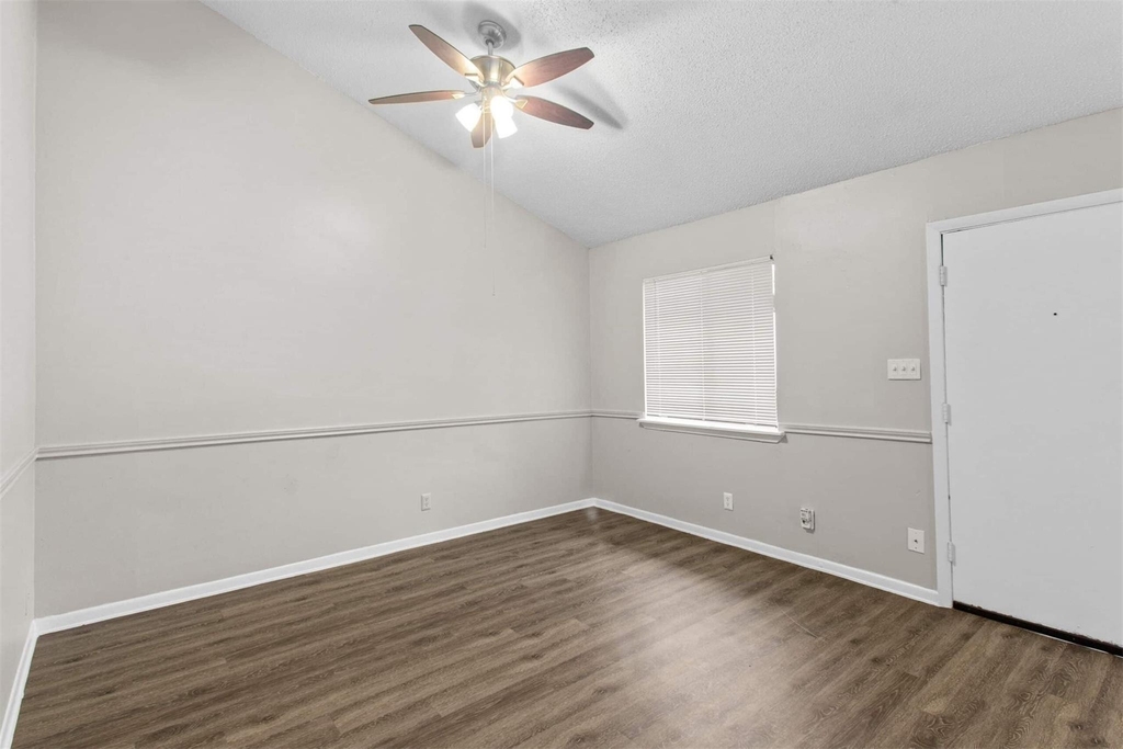 1302 Parker Lane Ln - Photo 10