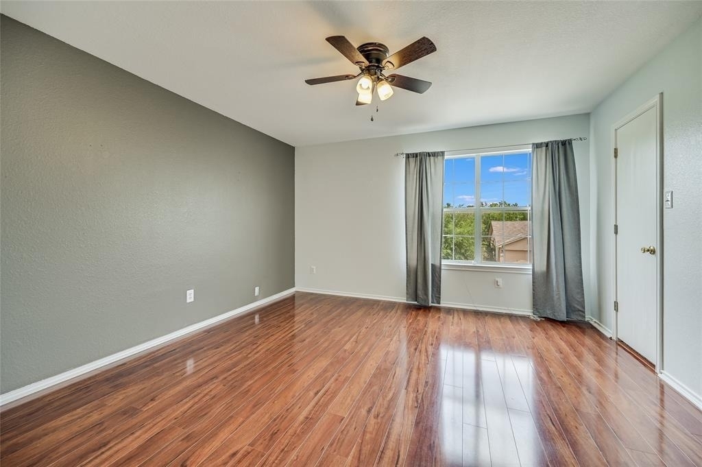 676 Goldenrod St - Photo 9