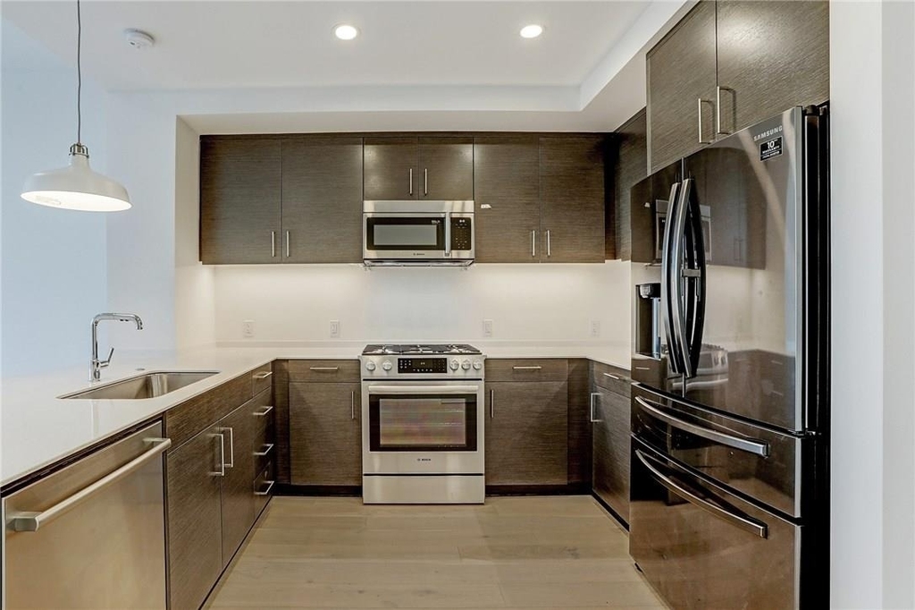 301 West Ave - Photo 2