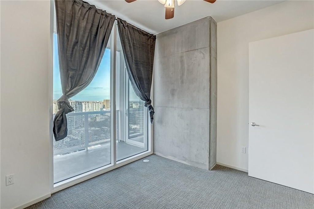 301 West Ave - Photo 8