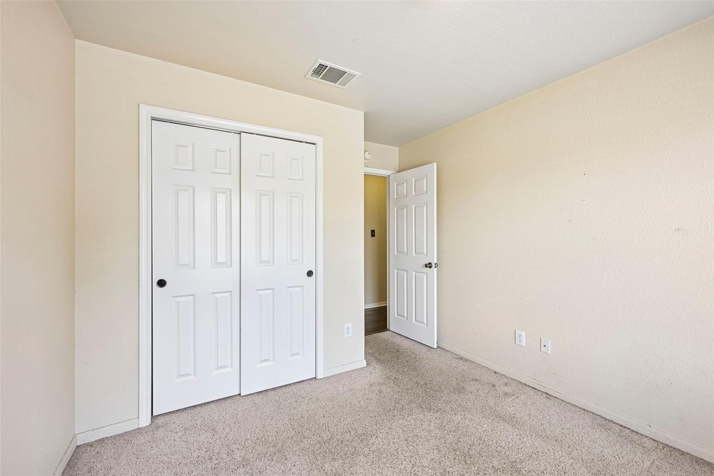 110 Newport Landing Pl - Photo 18
