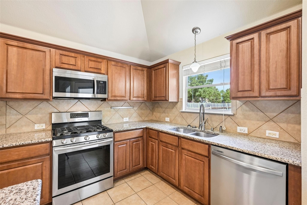 110 Newport Landing Pl - Photo 1