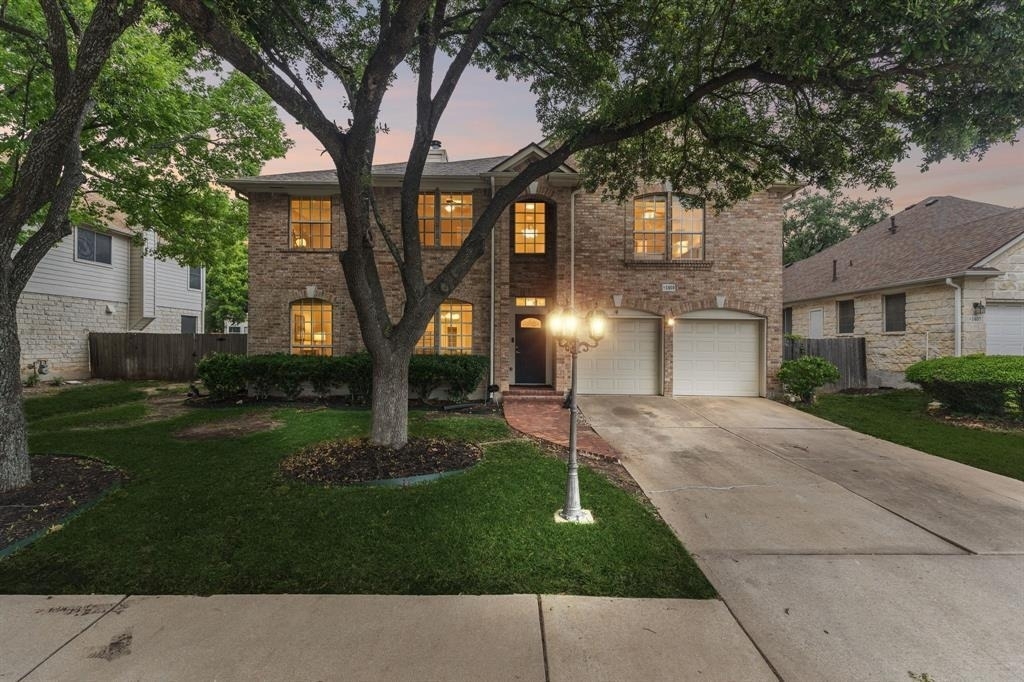 1409 Deer Horn Dr - Photo 0