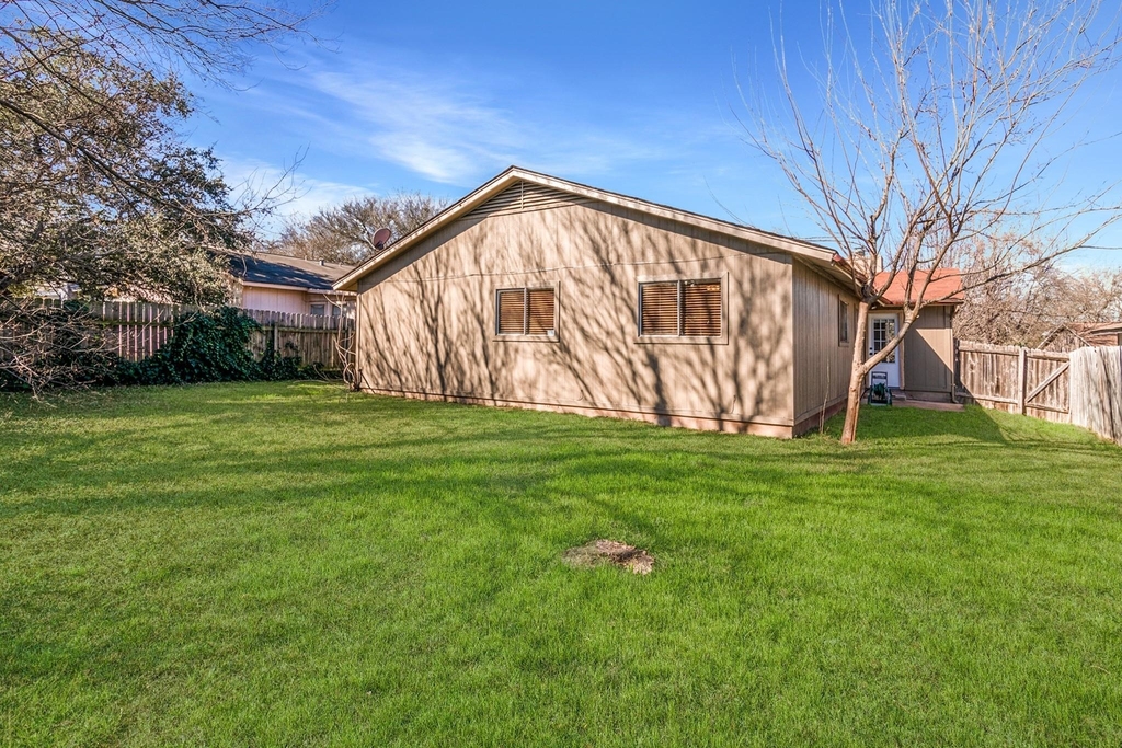 11205 Slippery Elm Trl - Photo 4