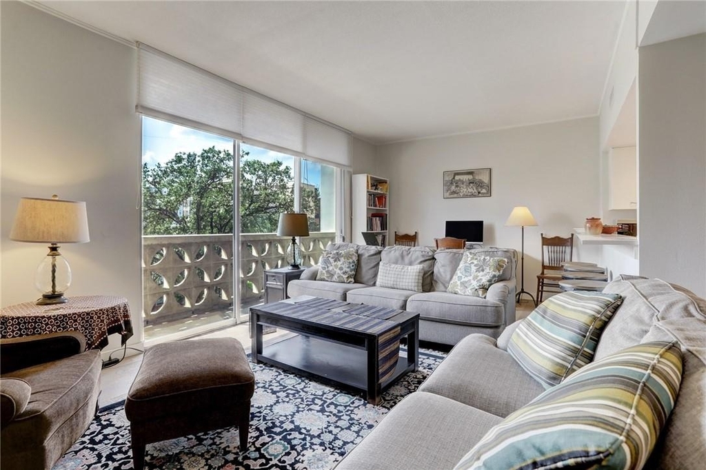 1801 Lavaca St - Photo 3