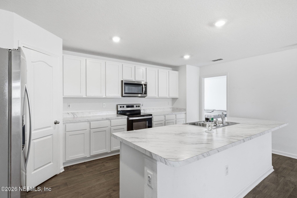 12069 Green Thicket Lane - Photo 12