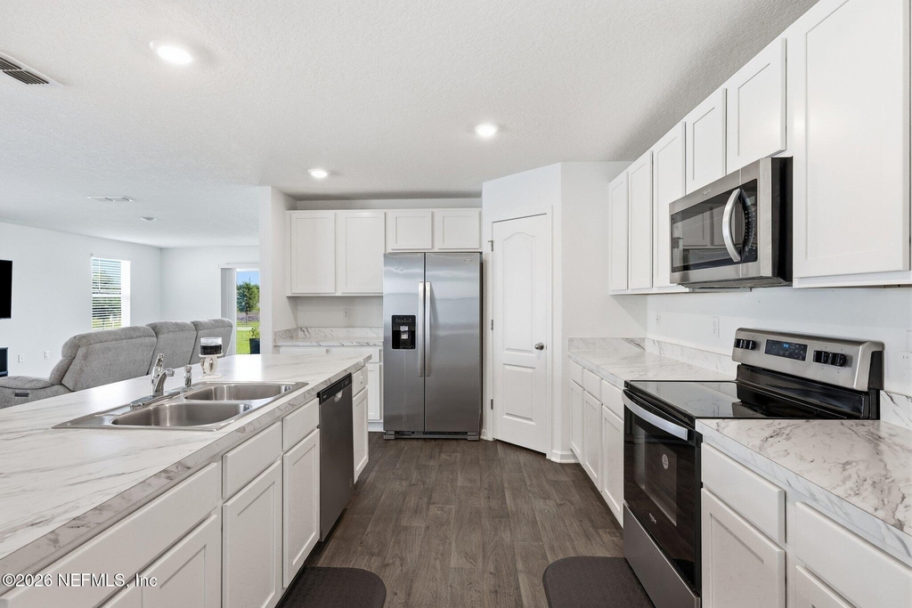 12069 Green Thicket Lane - Photo 13