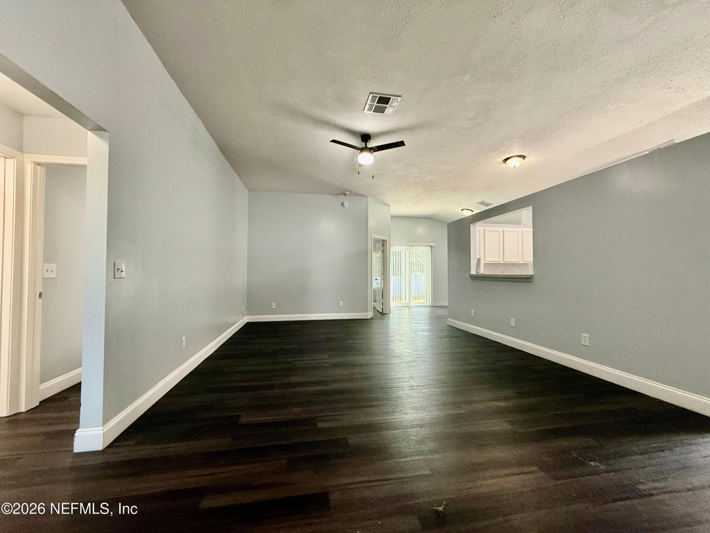 6841 Ridgeview Avenue - Photo 2