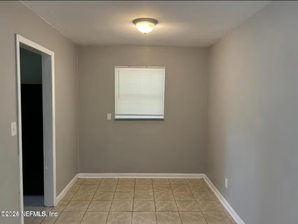 5086 Fredericksburg Avenue - Photo 3