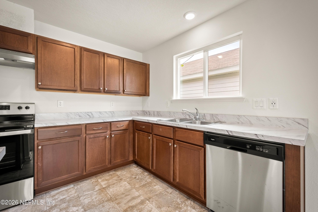 2172 Hudson Grove - Photo 8