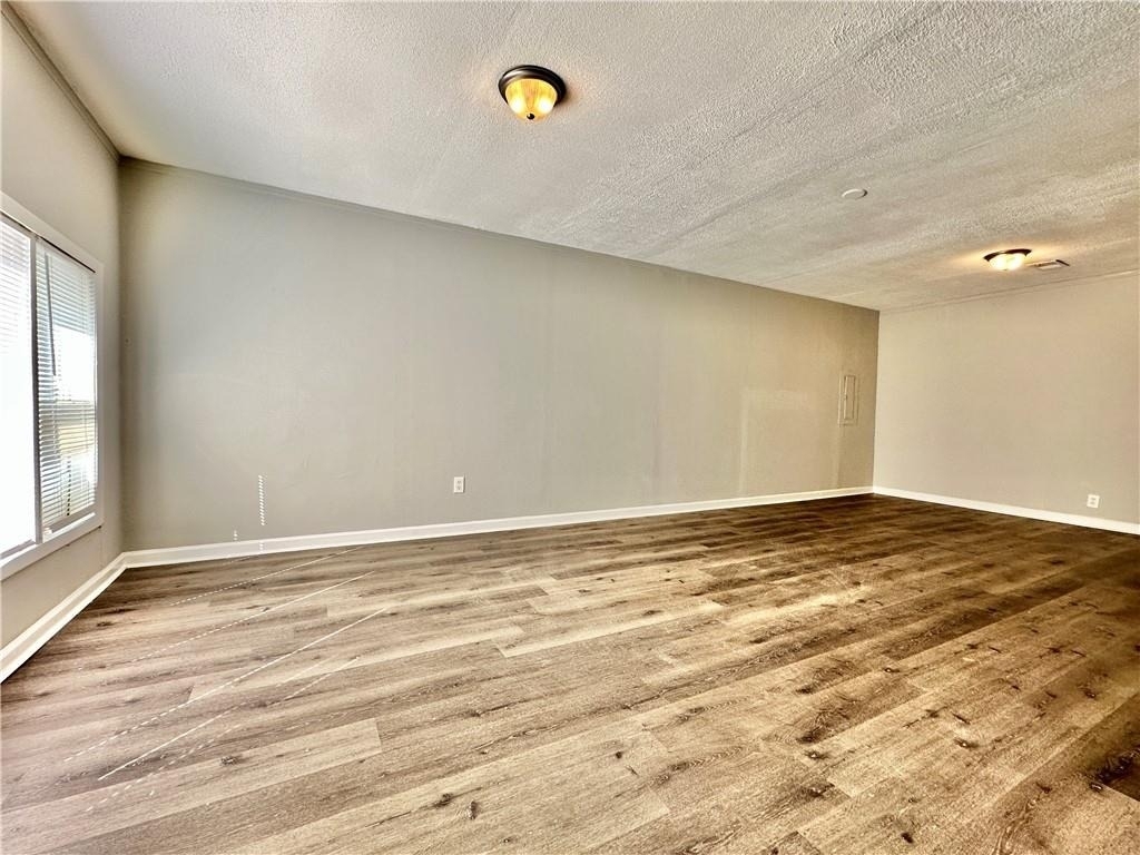 1223 Pineglen Drive - Photo 2