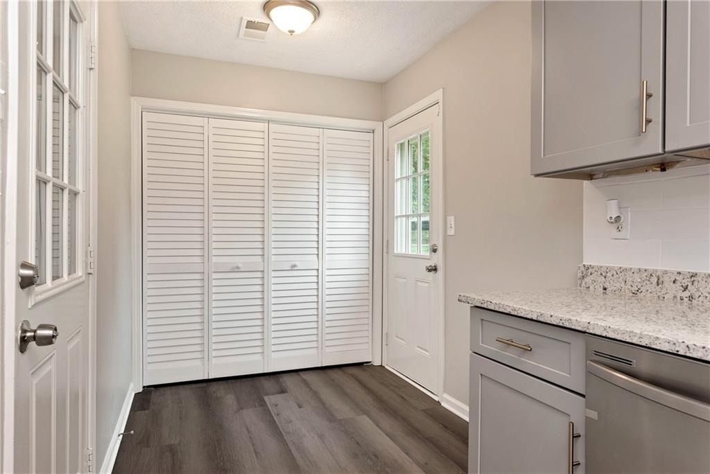 649 Oakland Way - Photo 19