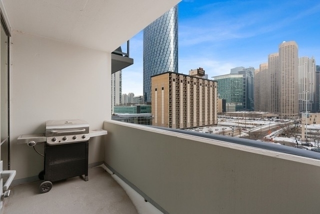123 S Green Street - Photo 23