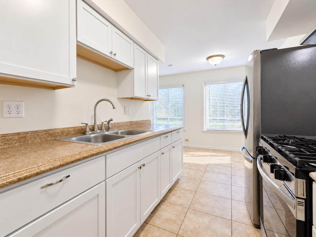 1344 Cove Drive - Photo 7