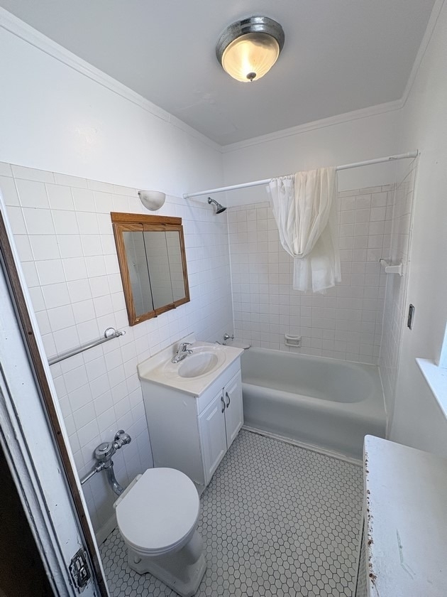 3205 Clarence Avenue - Photo 7