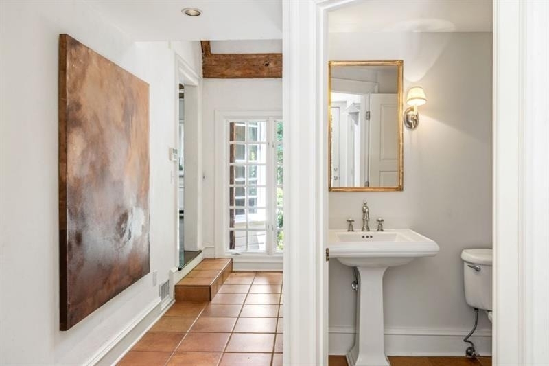 2485 W Wesley Road Nw - Photo 57
