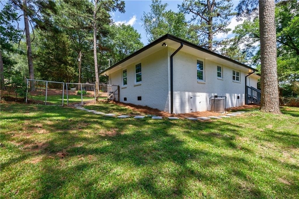 3365 Knott Street - Photo 10