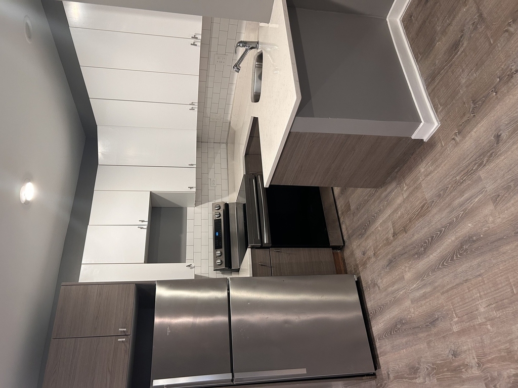 4400 S Drexel Boulevard - Photo 1