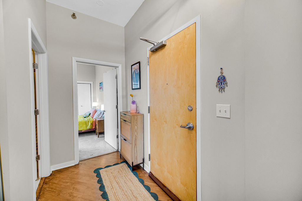 1600 S Indiana Avenue - Photo 1