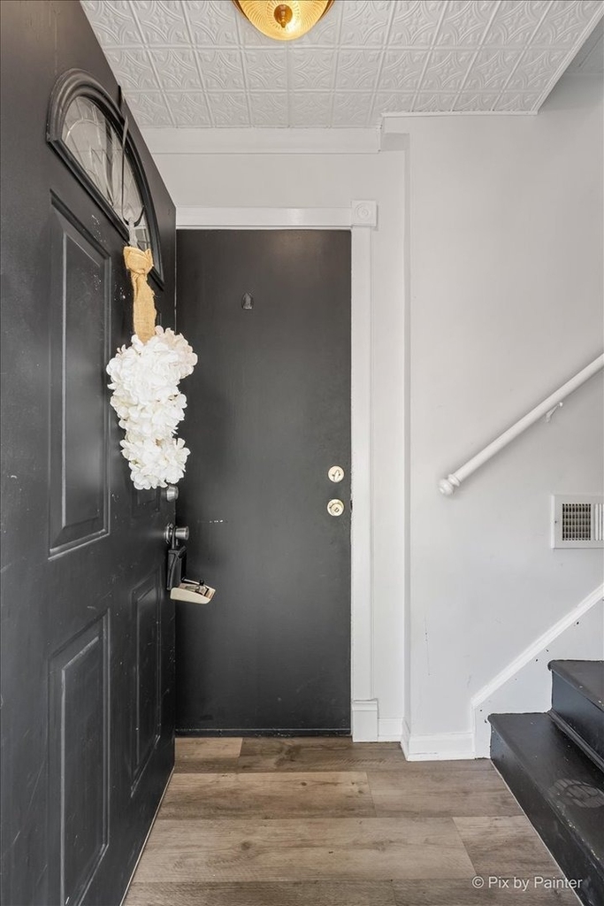 764 Gloucester Drive - Photo 2