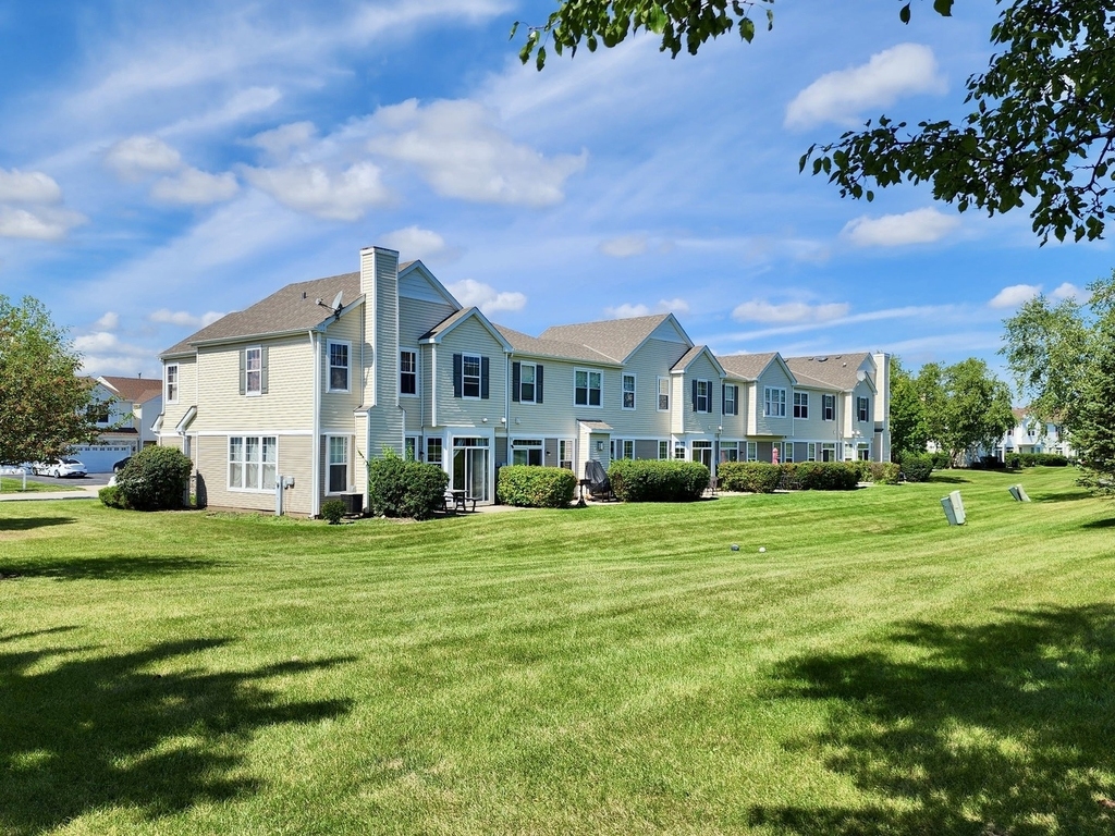 1904 Cobblestone Drive - Photo 3