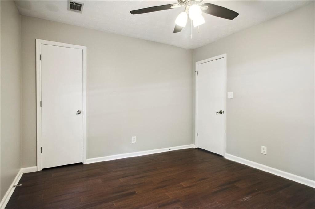 455 Barrington Drive W - Photo 13
