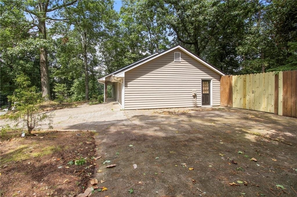 455 Barrington Drive W - Photo 29