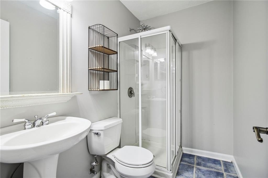 455 Barrington Drive W - Photo 19