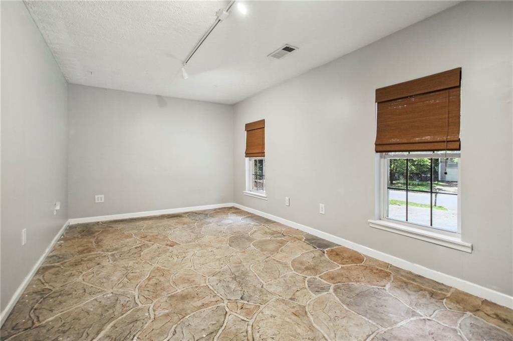 455 Barrington Drive W - Photo 23
