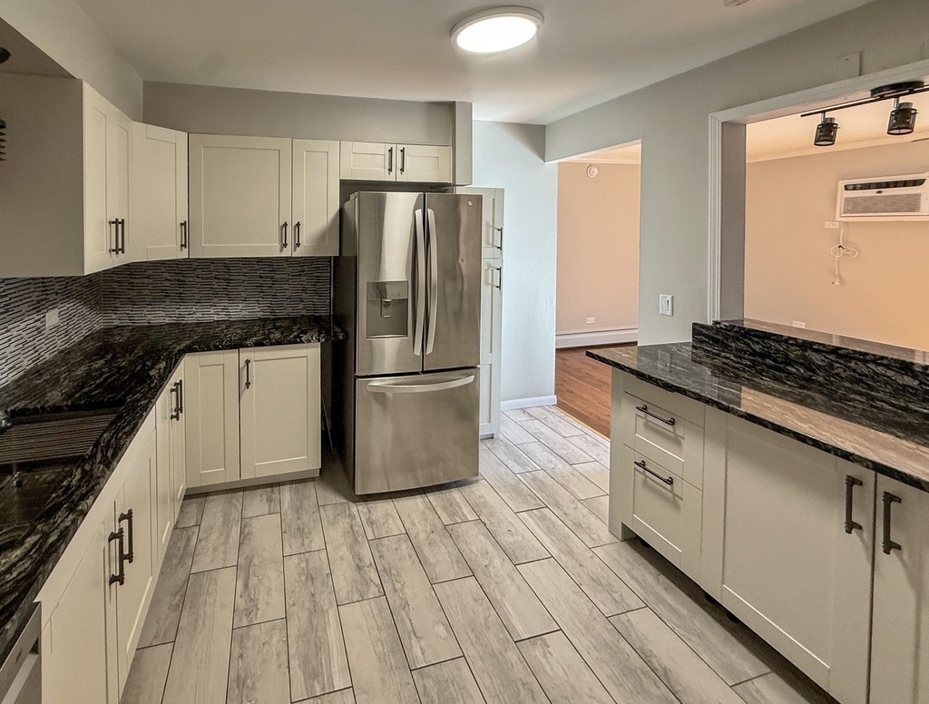 2419 Ogden Avenue - Photo 3