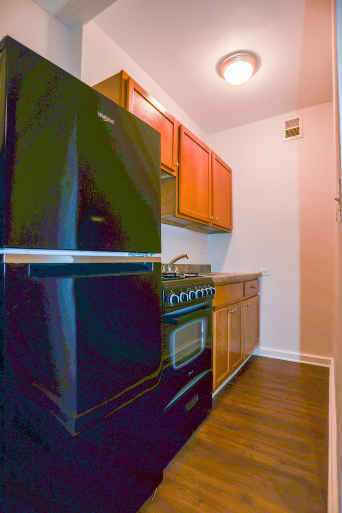 5210 S Woodlawn Avenue - Photo 1