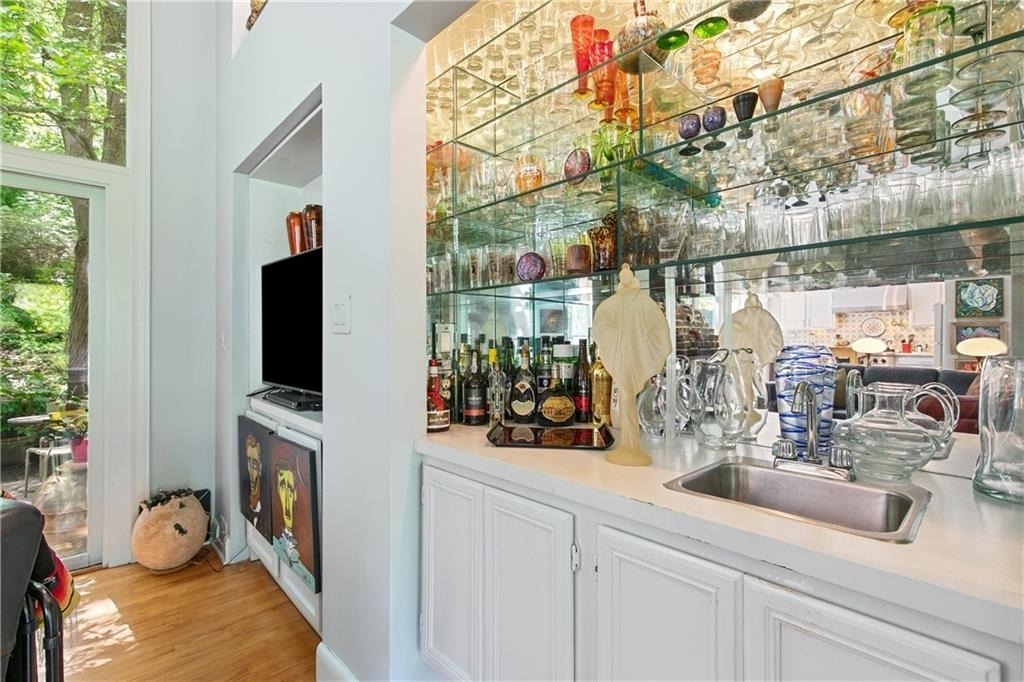 1232 Bernadette Lane Ne - Photo 9