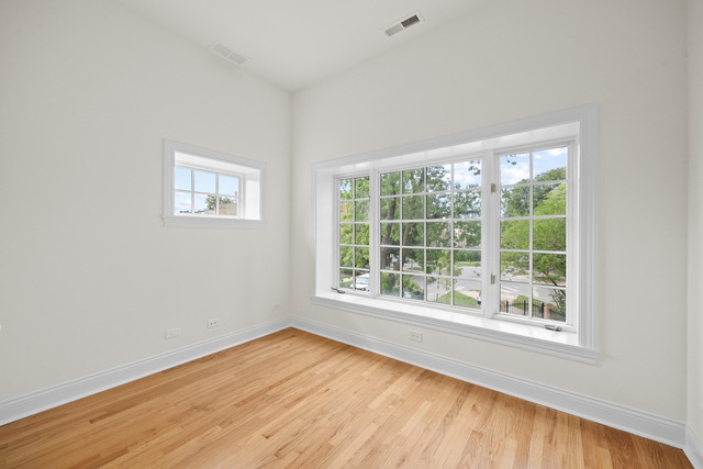 3107 N Harding Avenue - Photo 10